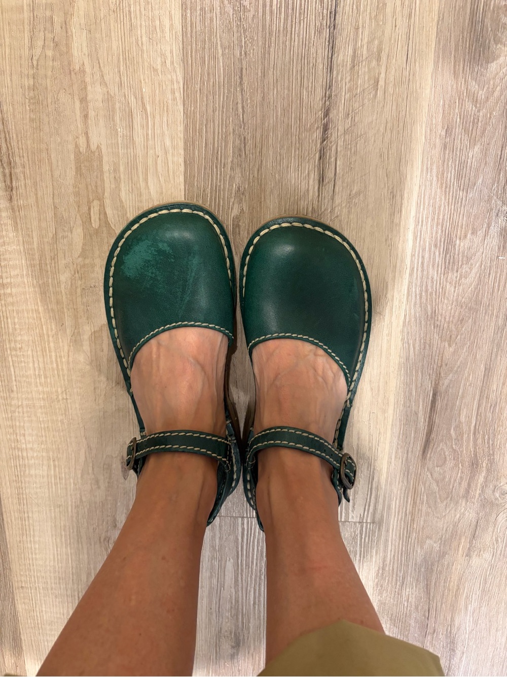 Duckfeet Mols Green Leather Mary Jane Sandals - Picture 3 of 7